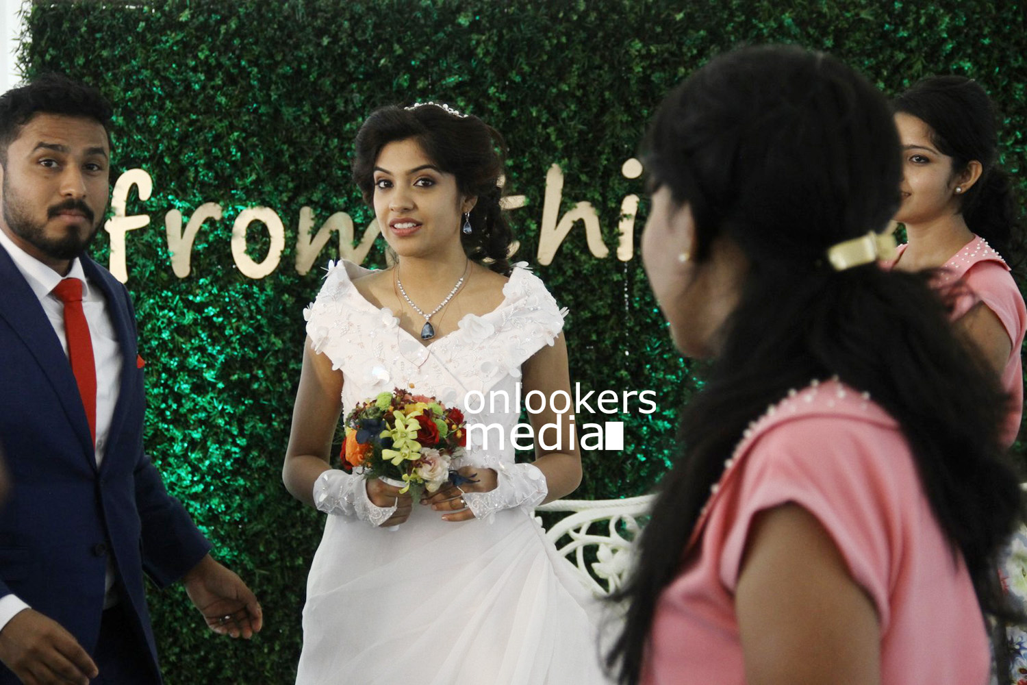 https://onlookersmedia.in/wp-content/uploads/2016/01/Archana-Kavi-Wedding-Stills-Photos-47.jpg