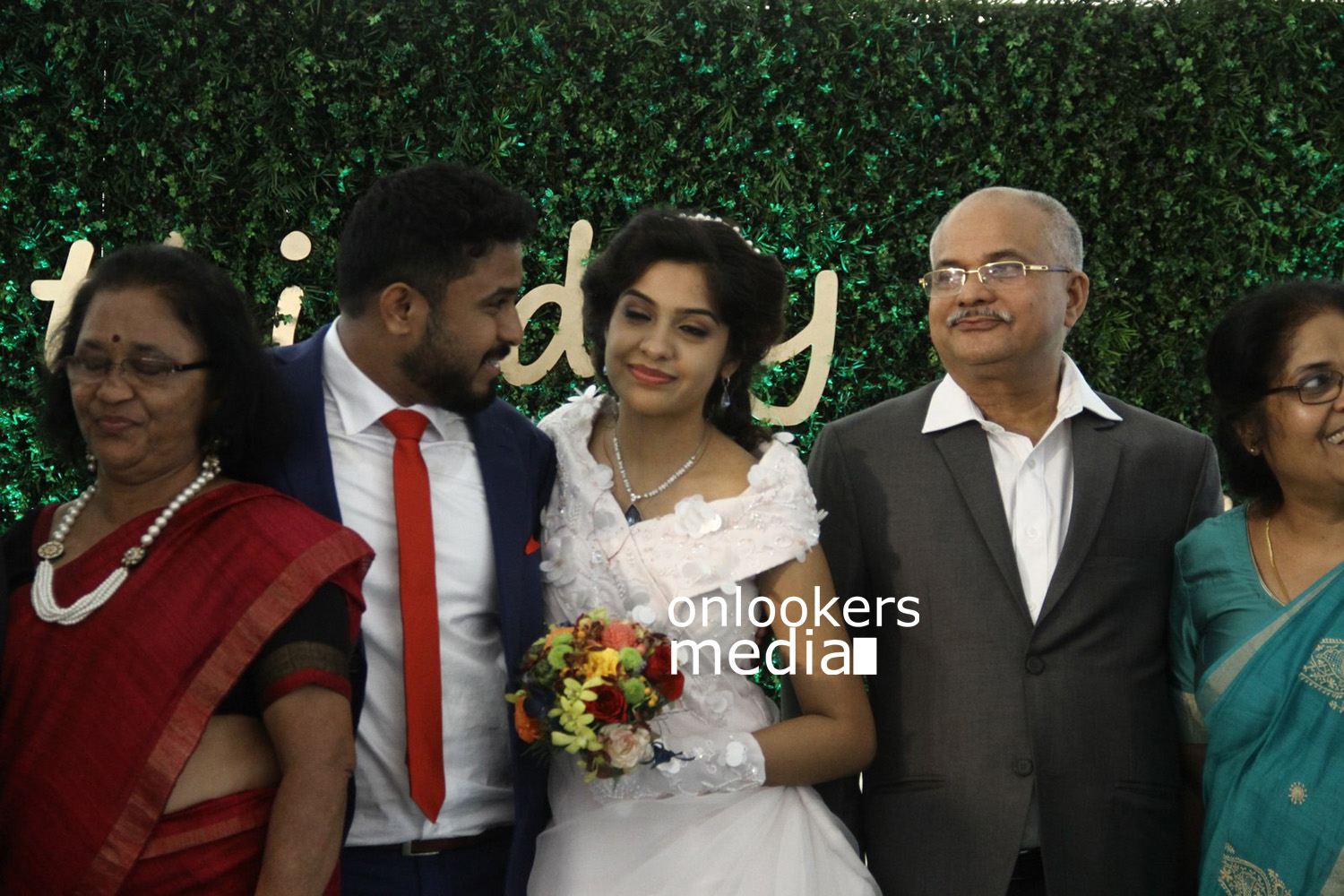 https://onlookersmedia.in/wp-content/uploads/2016/01/Archana-Kavi-Wedding-Stills-Photos-54.jpg