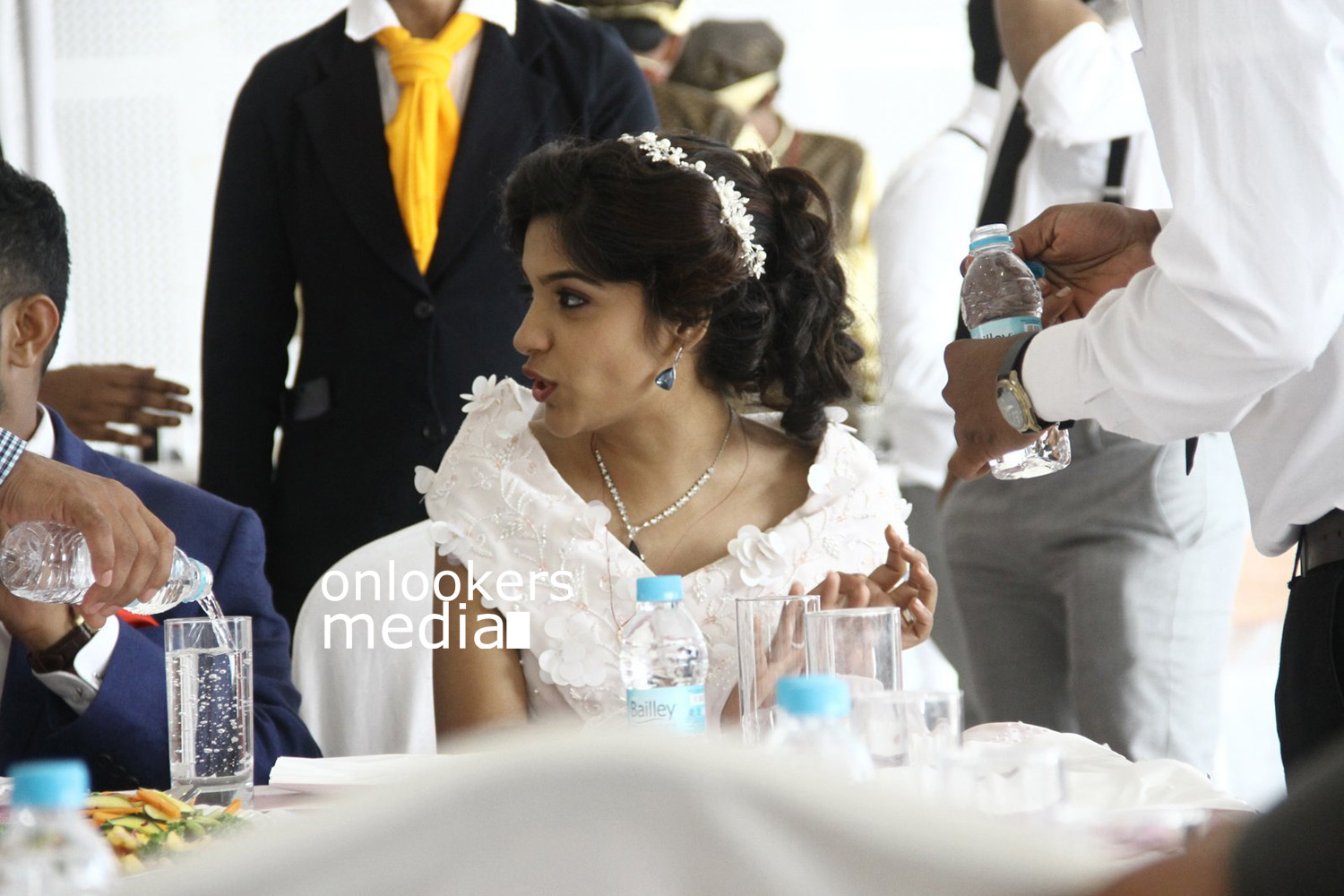 https://onlookersmedia.in/wp-content/uploads/2016/01/Archana-Kavi-Wedding-Stills-Photos-61.jpg