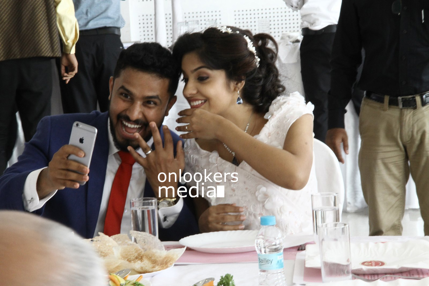 https://onlookersmedia.in/wp-content/uploads/2016/01/Archana-Kavi-Wedding-Stills-Photos-63.jpg