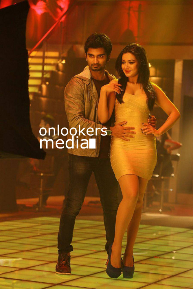 https://onlookersmedia.in/wp-content/uploads/2016/01/Catherine-Tresa-in-Kanithan-Stills-Photos-1.jpg