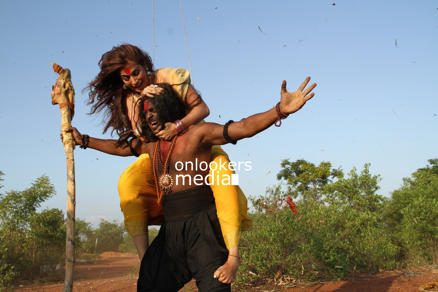 https://onlookersmedia.in/wp-content/uploads/2016/01/Sowkarpettai-Stills-Photos-Lakshmi-Rai-1.jpg