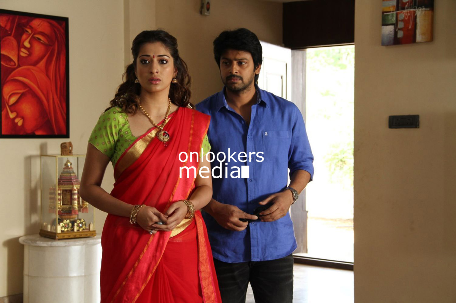 https://onlookersmedia.in/wp-content/uploads/2016/01/Sowkarpettai-Stills-Photos-Lakshmi-Rai-42.jpg