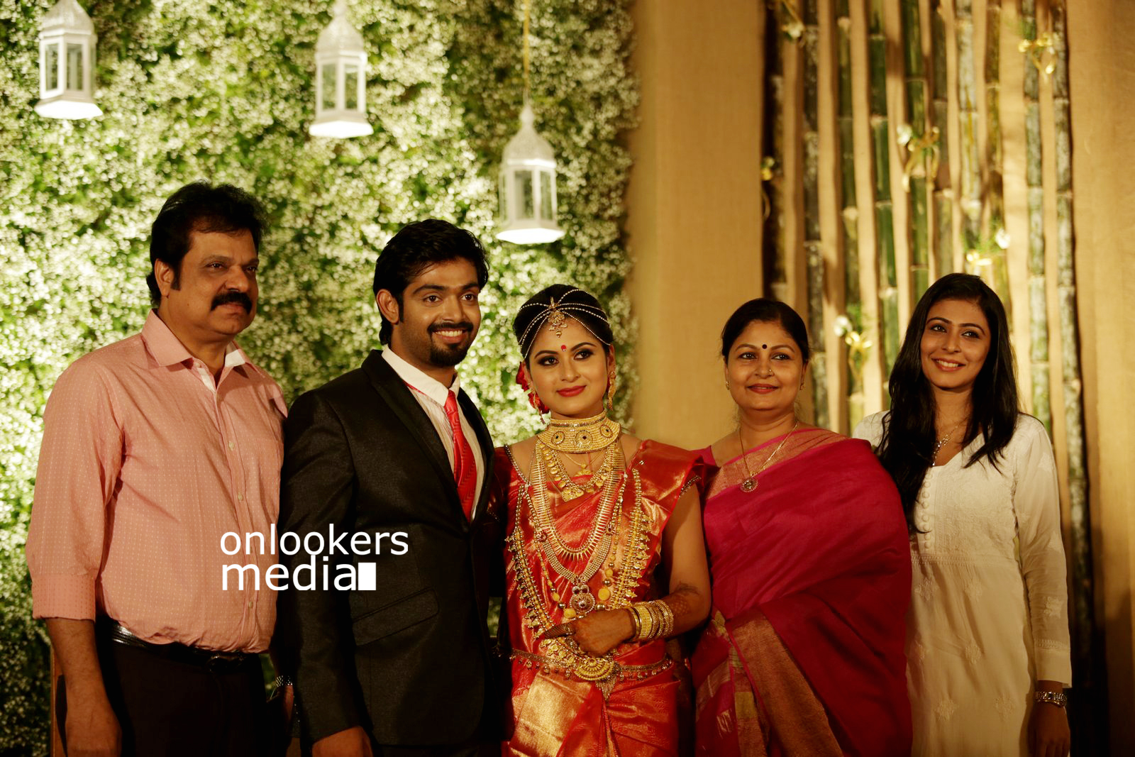 Sruthi Lakshmi Wedding Stills-Photos-Reception