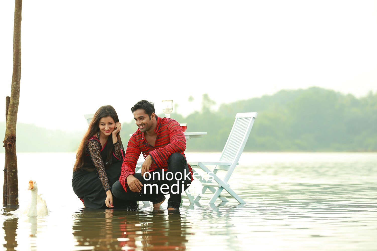 https://onlookersmedia.in/wp-content/uploads/2016/01/Unni-Mukundan-in-Style-Malyalam-Movie-Stills-Photos-10.jpg