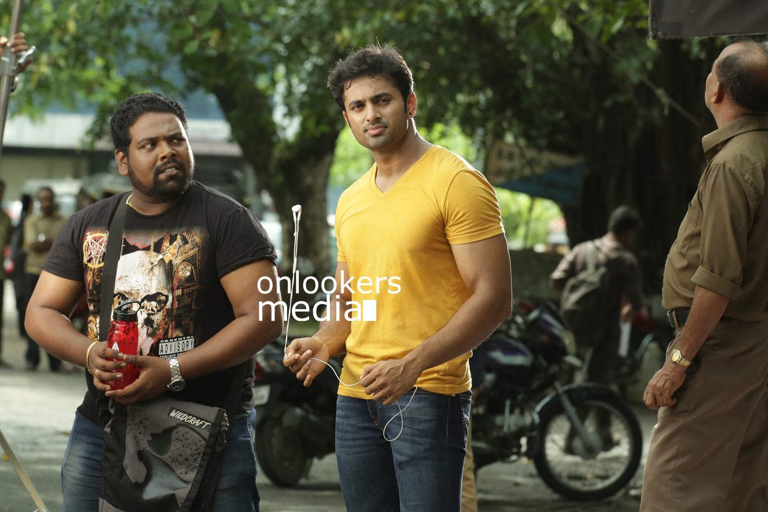 https://onlookersmedia.in/wp-content/uploads/2016/01/Unni-Mukundan-in-Style-Malyalam-Movie-Stills-Photos-8.jpg