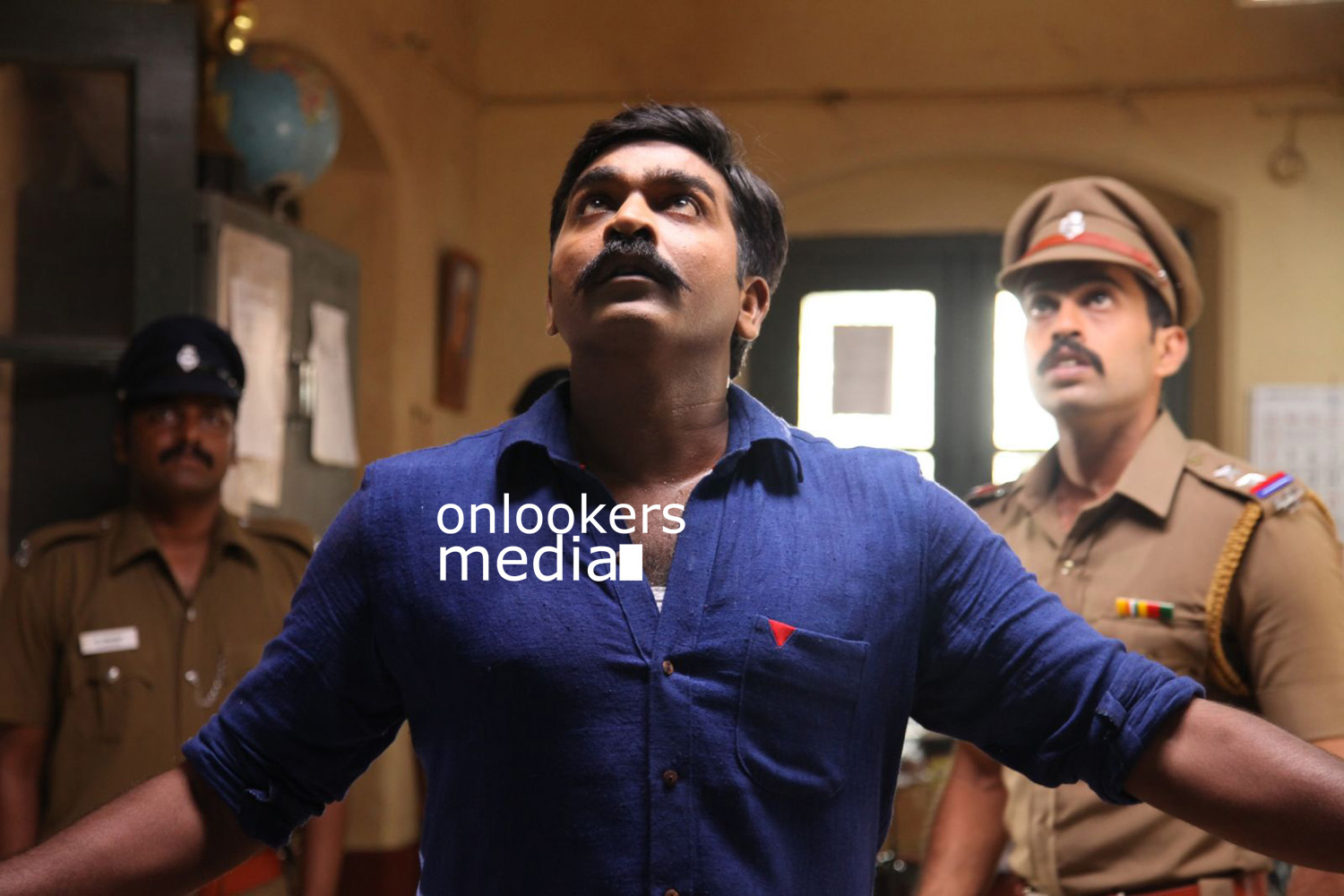 https://onlookersmedia.in/wp-content/uploads/2016/01/Vijay-Sethupathi-in-Sethupathi-Stills-Photos-16.jpg