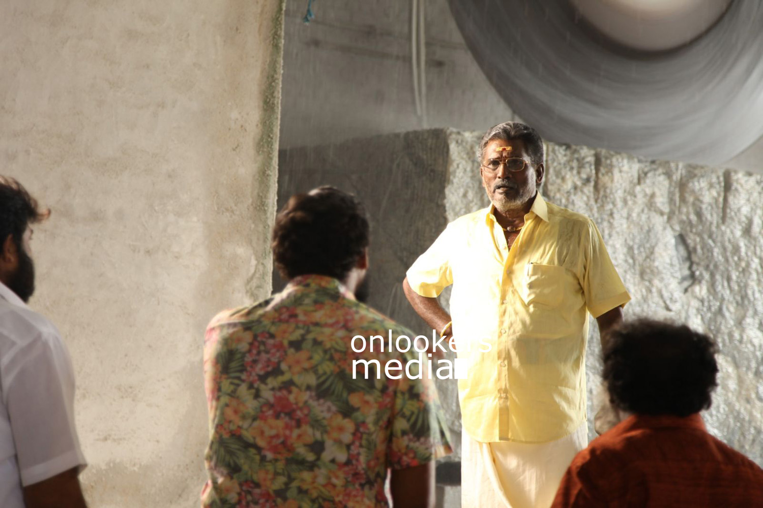 https://onlookersmedia.in/wp-content/uploads/2016/01/Vijay-Sethupathi-in-Sethupathi-Stills-Photos-18.jpg
