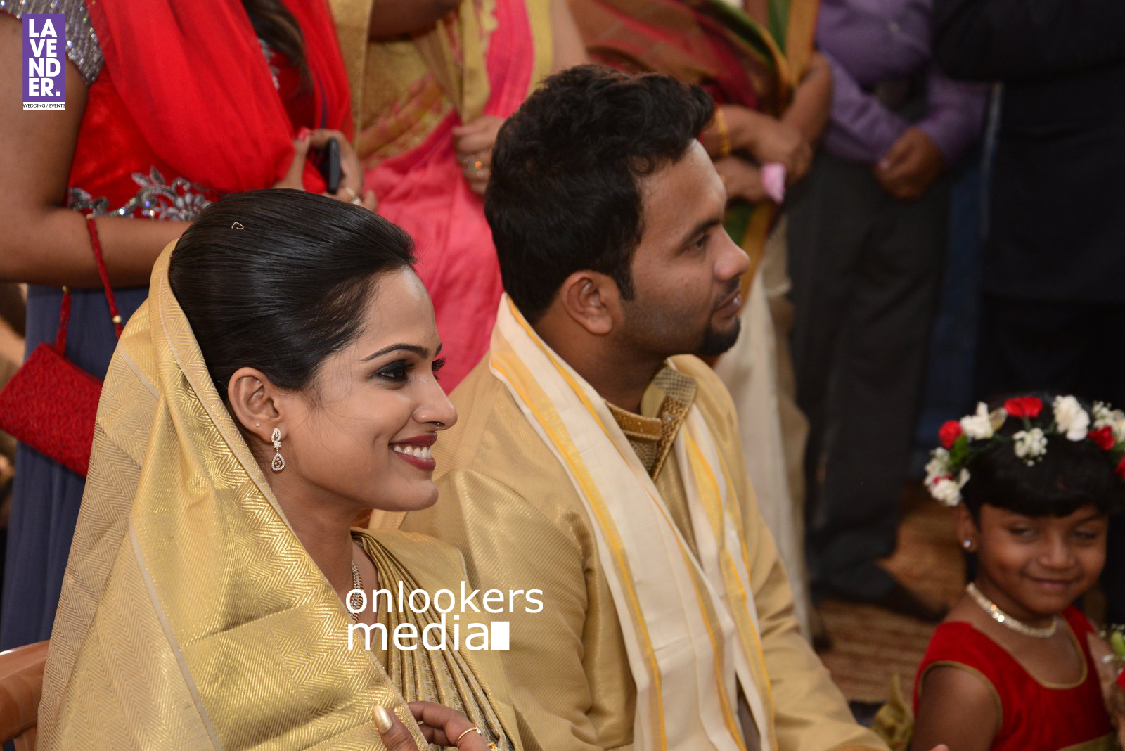 https://onlookersmedia.in/wp-content/uploads/2016/02/Aju-Varghese-Wedding-Stills-wife-Augustina-21.jpg