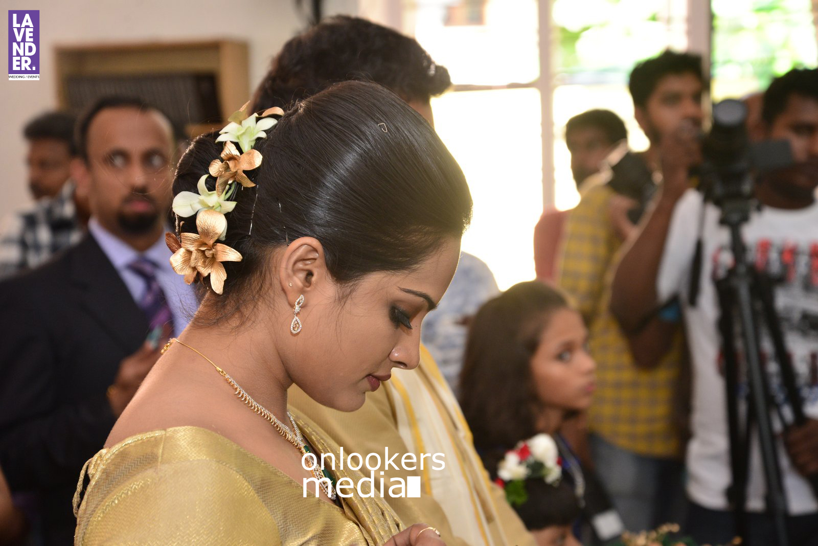 https://onlookersmedia.in/wp-content/uploads/2016/02/Aju-Varghese-Wedding-Stills-wife-Augustina-22.jpg
