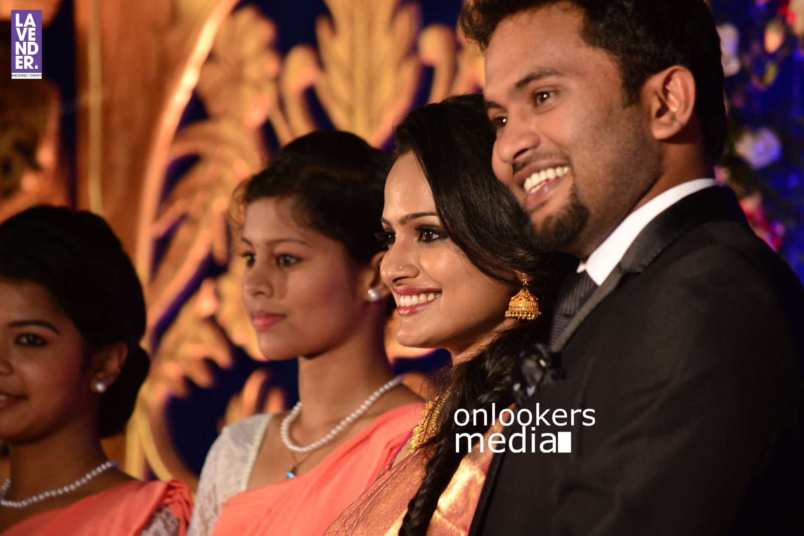 https://onlookersmedia.in/wp-content/uploads/2016/02/Aju-Varghese-Wedding-reception-stills-1.jpg