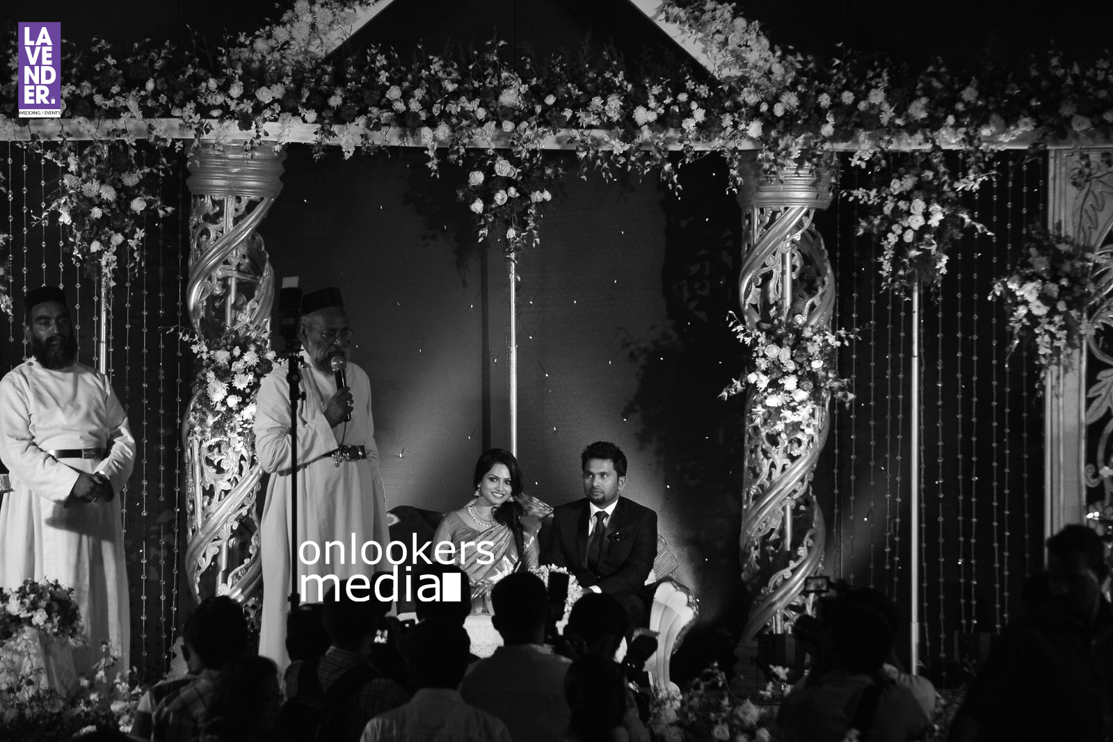 https://onlookersmedia.in/wp-content/uploads/2016/02/Aju-Varghese-Wedding-reception-stills-11.jpg
