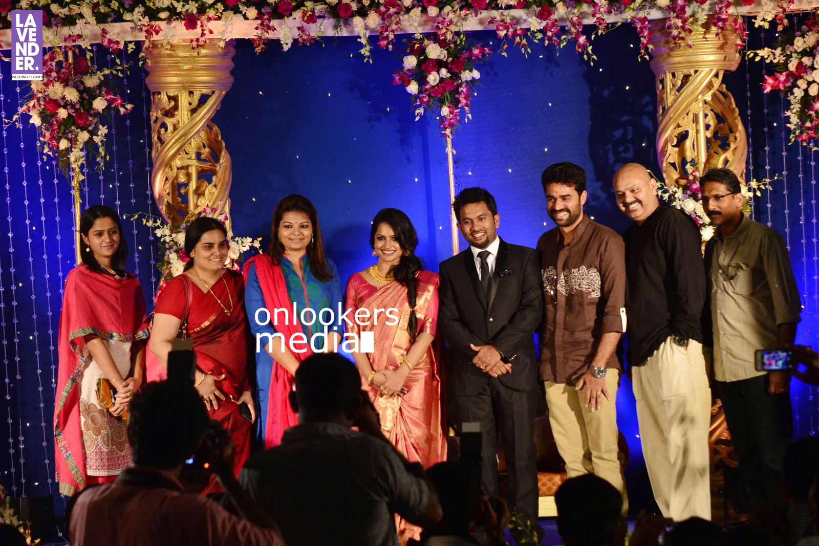 https://onlookersmedia.in/wp-content/uploads/2016/02/Aju-Varghese-Wedding-reception-stills-16.jpg