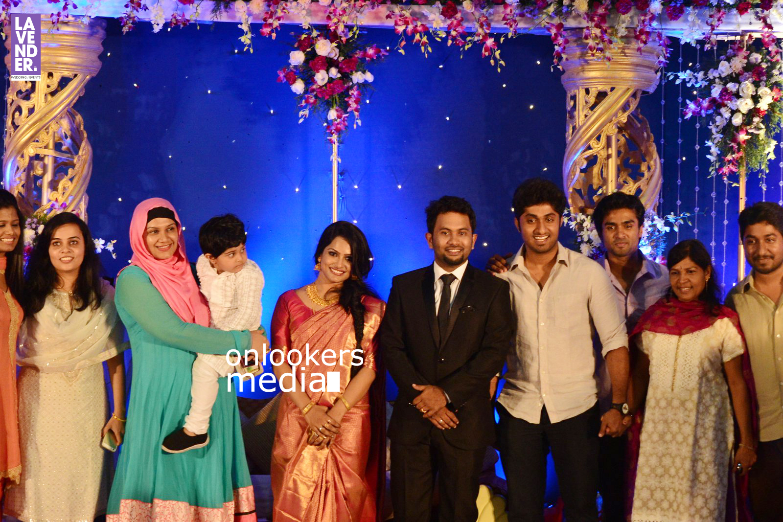 https://onlookersmedia.in/wp-content/uploads/2016/02/Aju-Varghese-Wedding-reception-stills-18.jpg