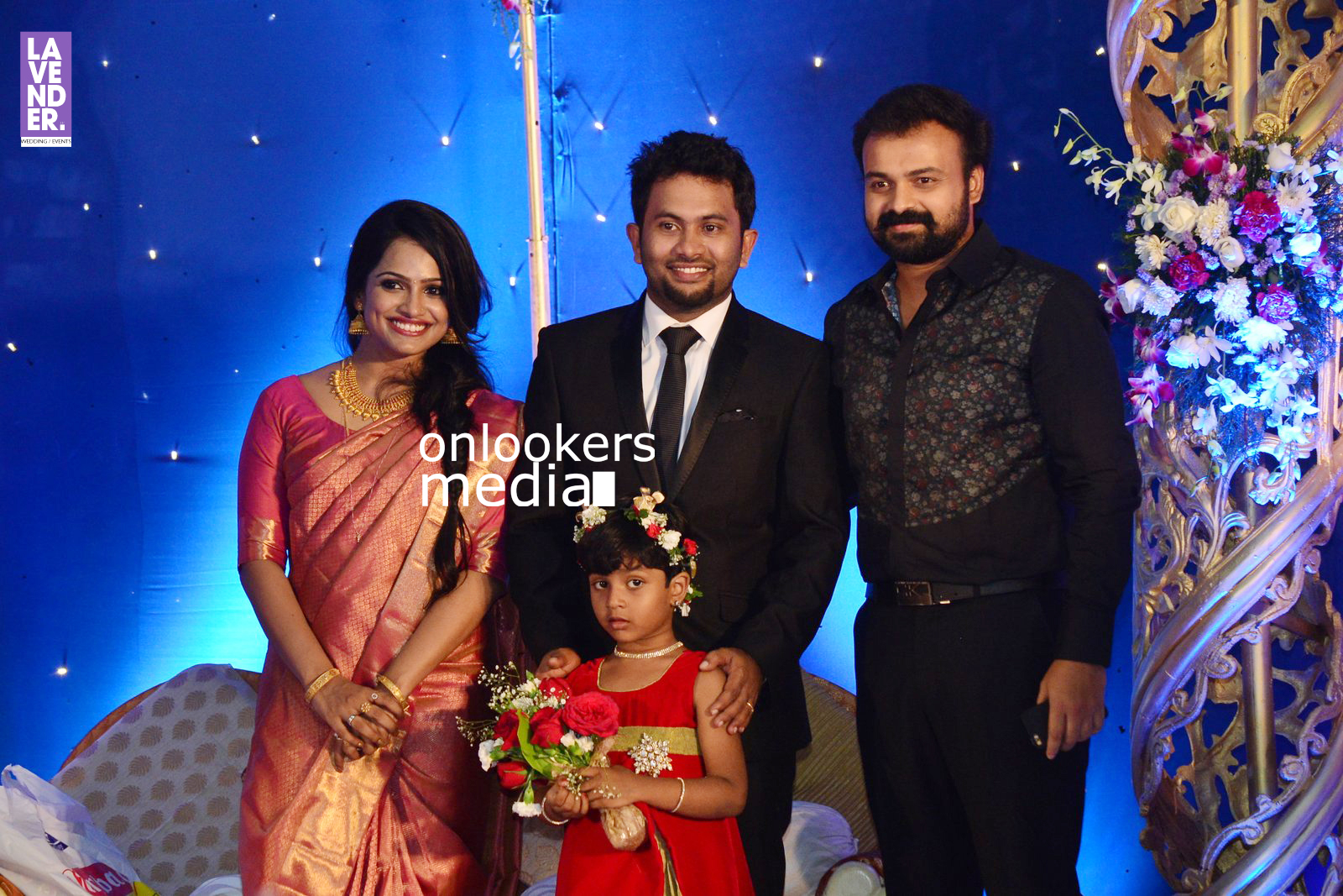 https://onlookersmedia.in/wp-content/uploads/2016/02/Aju-Varghese-Wedding-reception-stills-29.jpg