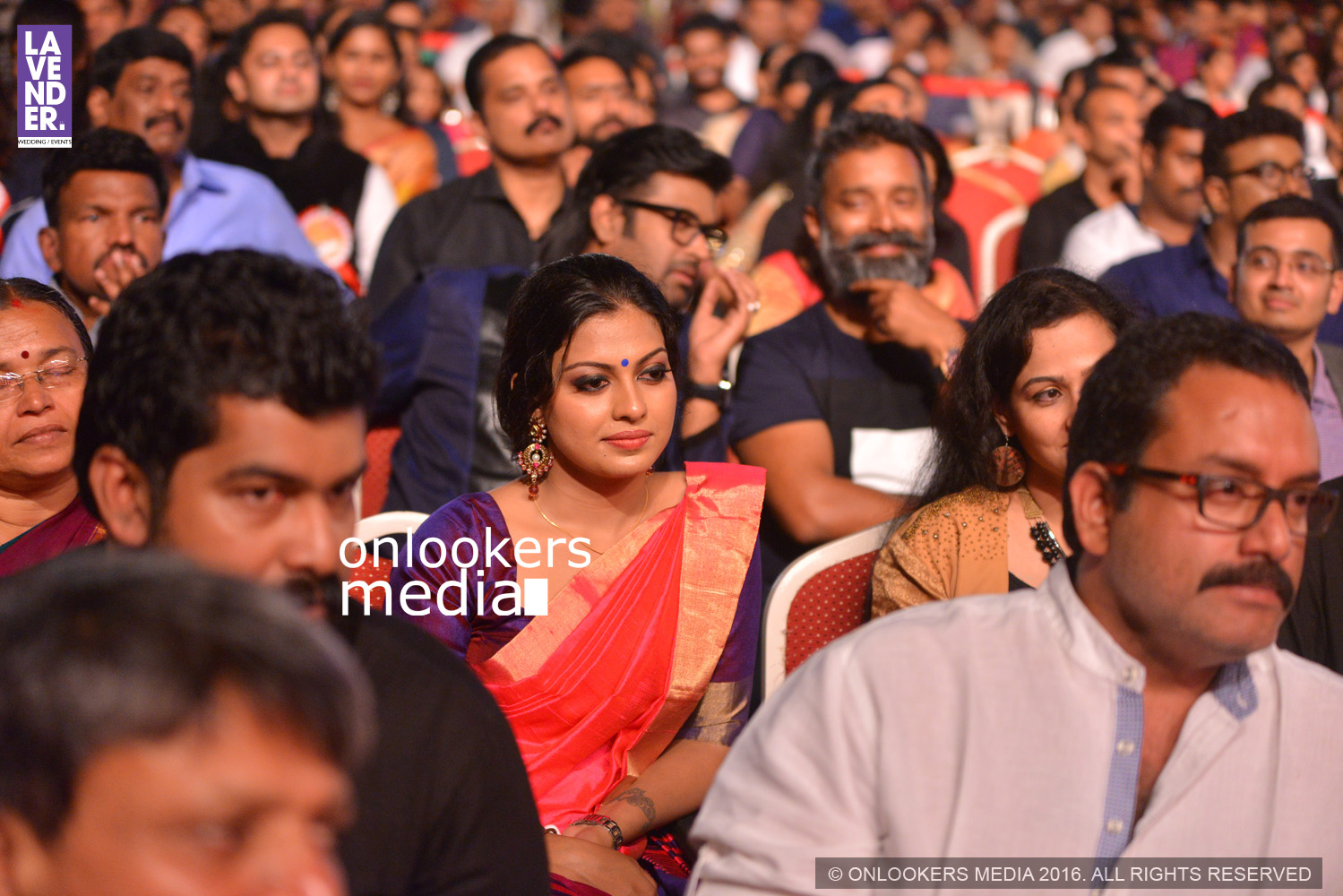 https://onlookersmedia.in/wp-content/uploads/2016/02/Asianet-Film-Award-2016-Stills-Photos-10.jpg