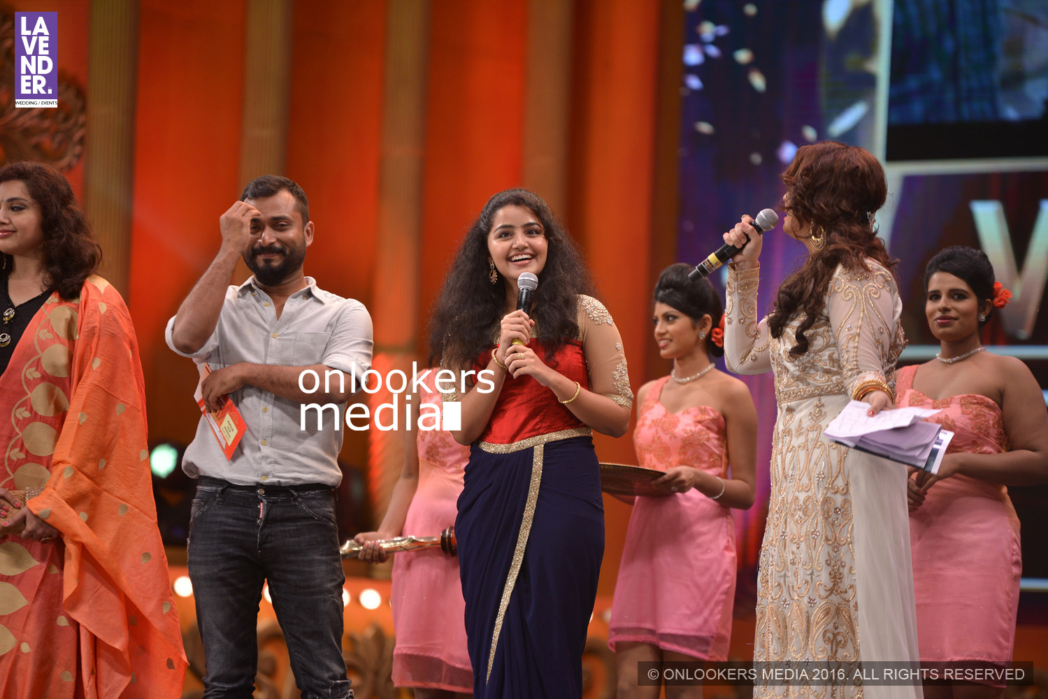 https://onlookersmedia.in/wp-content/uploads/2016/02/Asianet-Film-Award-2016-Stills-Photos-129.jpg