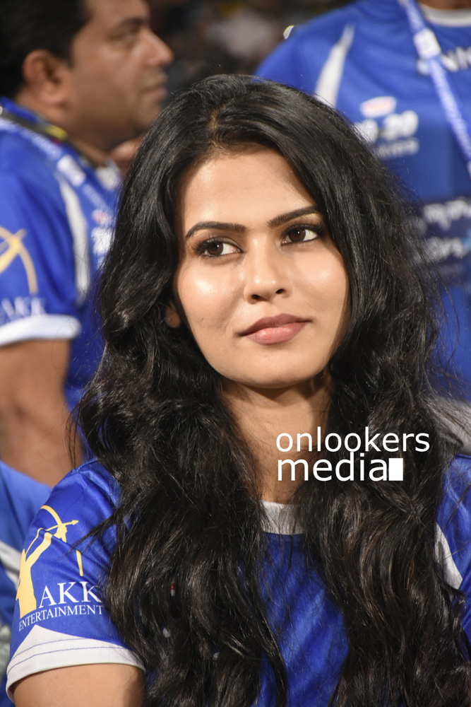 https://onlookersmedia.in/wp-content/uploads/2016/02/CCL-6-Kerala-Strikers-Stills-Photos-77.jpg