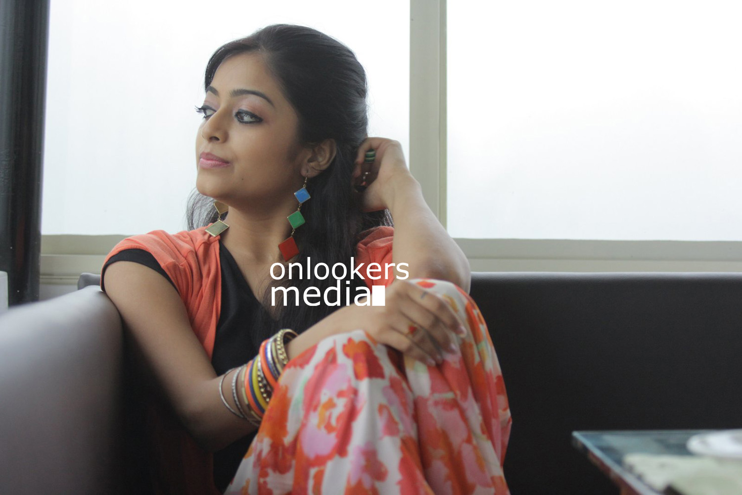 https://onlookersmedia.in/wp-content/uploads/2016/02/Janani-Iyer-in-Ithu-Thanda-Police-stills-3.jpg