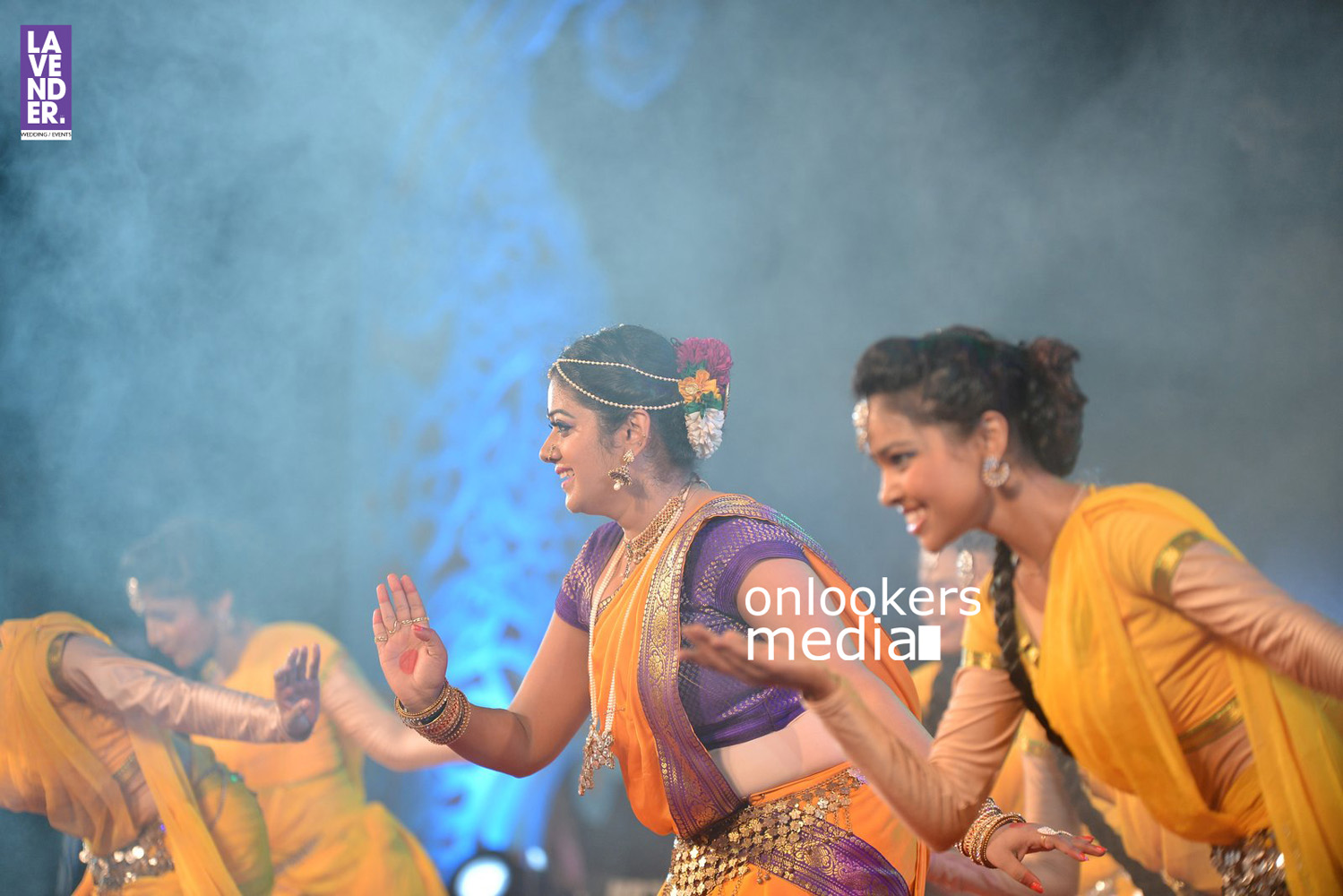 https://onlookersmedia.in/wp-content/uploads/2016/02/Malayalam-serial-actress-at-Attukal-Ponkala-2016-stills-18.jpg