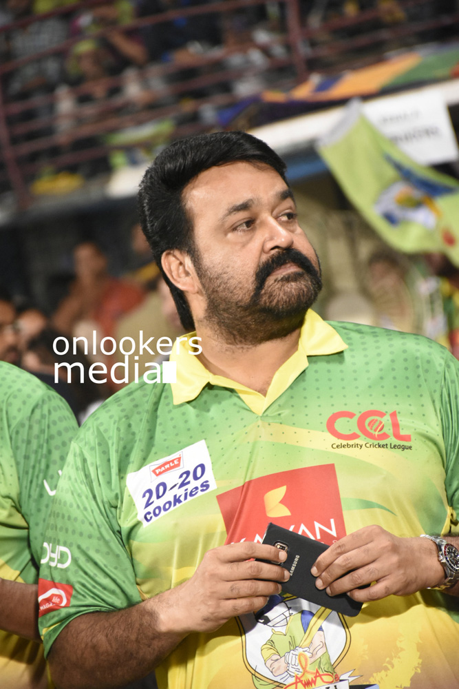 https://onlookersmedia.in/wp-content/uploads/2016/02/Mohanlal-at-CCL-6-Stills-Photo-11.jpg