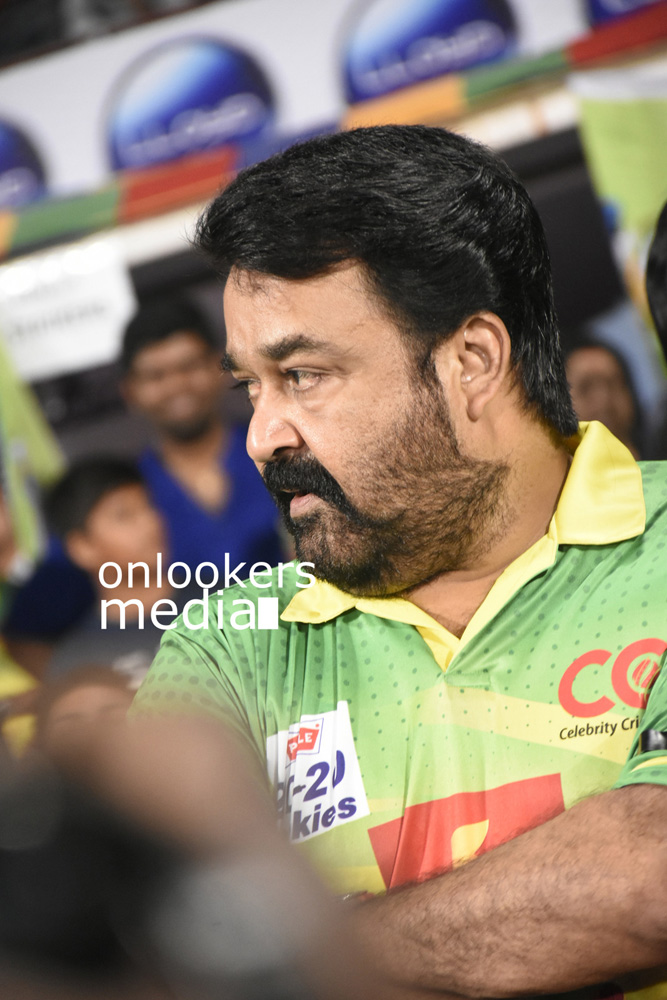 https://onlookersmedia.in/wp-content/uploads/2016/02/Mohanlal-at-CCL-6-Stills-Photo-15.jpg
