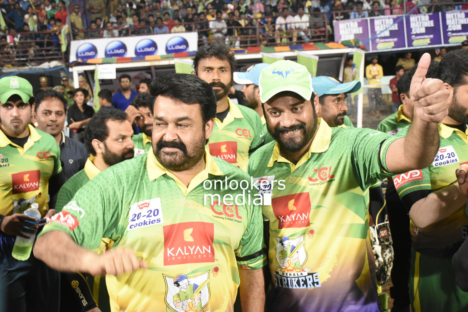 https://onlookersmedia.in/wp-content/uploads/2016/02/Mohanlal-at-CCL-6-Stills-Photo-22.jpg