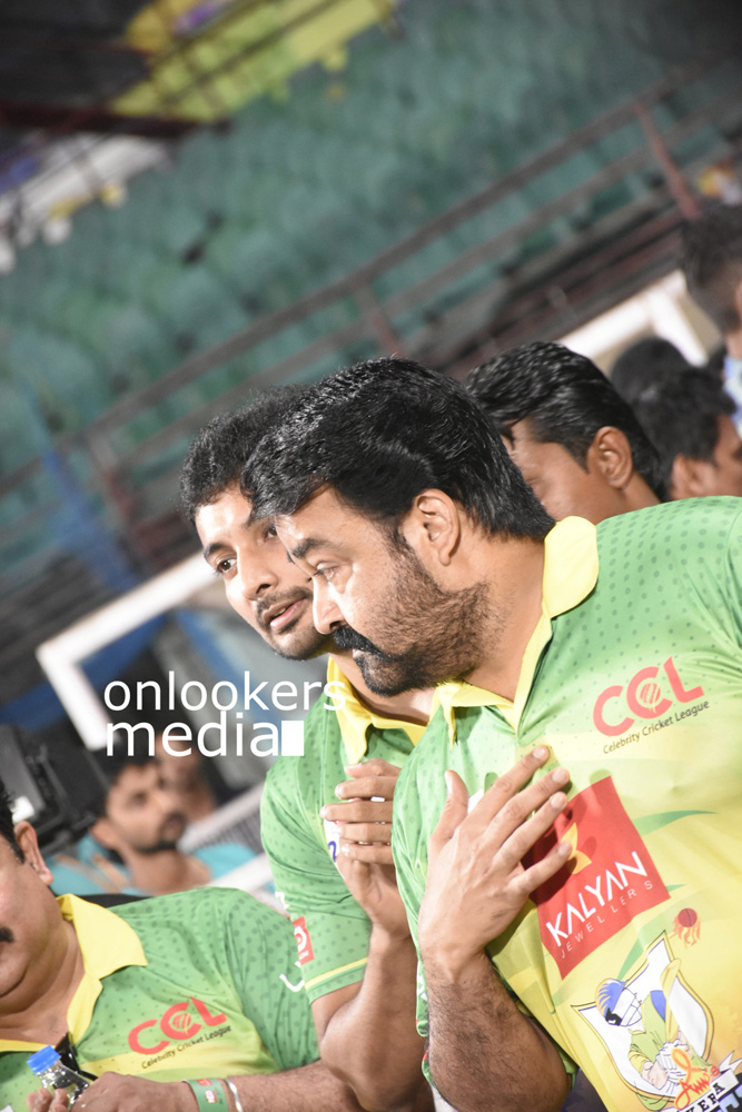 https://onlookersmedia.in/wp-content/uploads/2016/02/Mohanlal-at-CCL-6-Stills-Photo-25.jpg