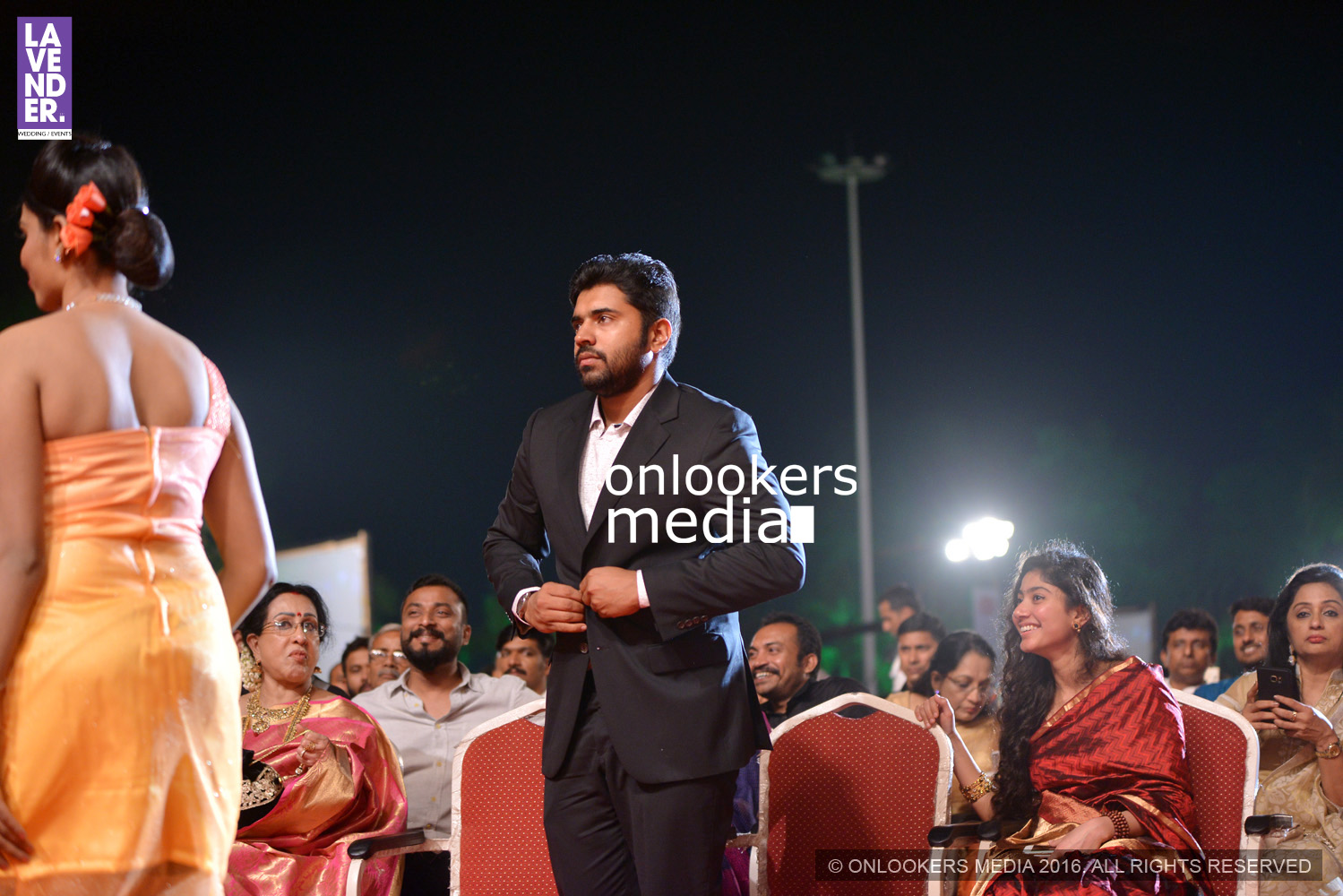 https://onlookersmedia.in/wp-content/uploads/2016/02/Nivin-Pauly-at-Asianet-Film-Award-2016-18.jpg
