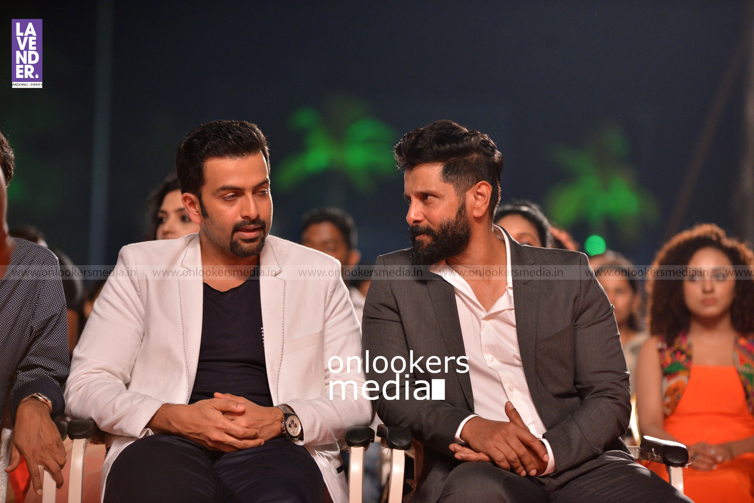 https://onlookersmedia.in/wp-content/uploads/2016/02/Prithviraj-with-Vikram-at-Asianet-Film-Awards-2016-1.jpg