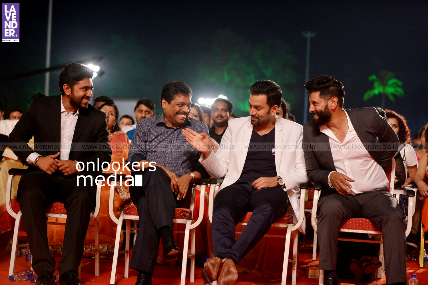 https://onlookersmedia.in/wp-content/uploads/2016/02/Prithviraj-with-Vikram-at-Asianet-Film-Awards-2016-11.jpg
