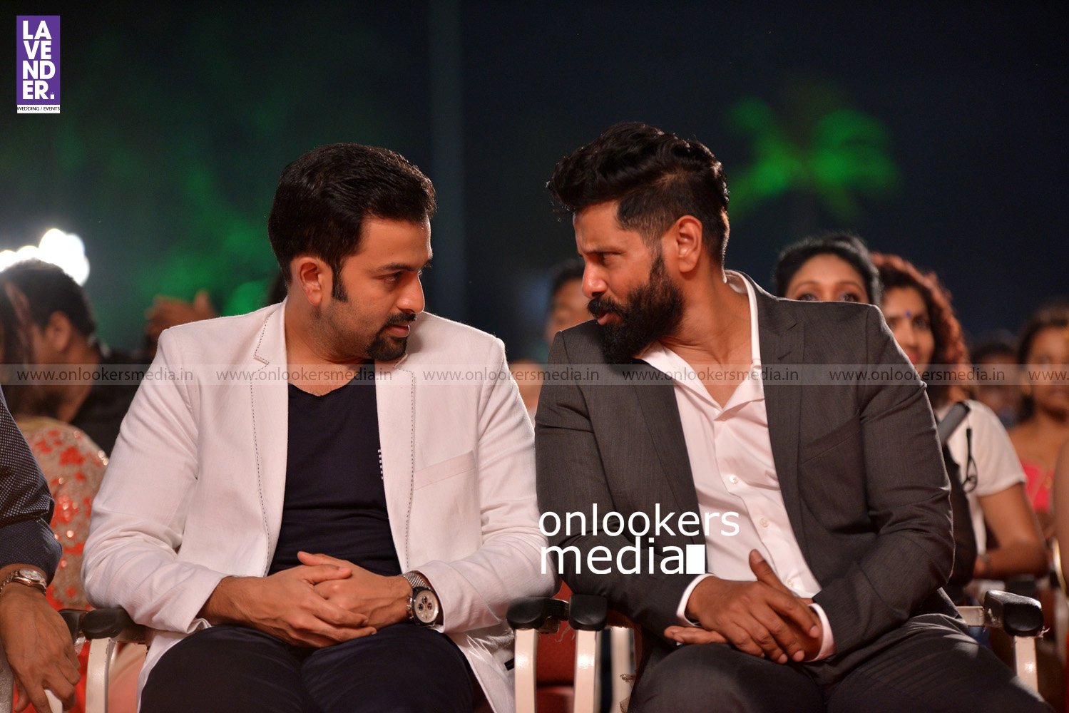 https://onlookersmedia.in/wp-content/uploads/2016/02/Prithviraj-with-Vikram-at-Asianet-Film-Awards-2016-2.jpg