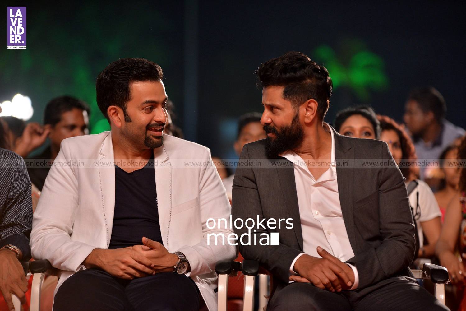 https://onlookersmedia.in/wp-content/uploads/2016/02/Prithviraj-with-Vikram-at-Asianet-Film-Awards-2016-4.jpg