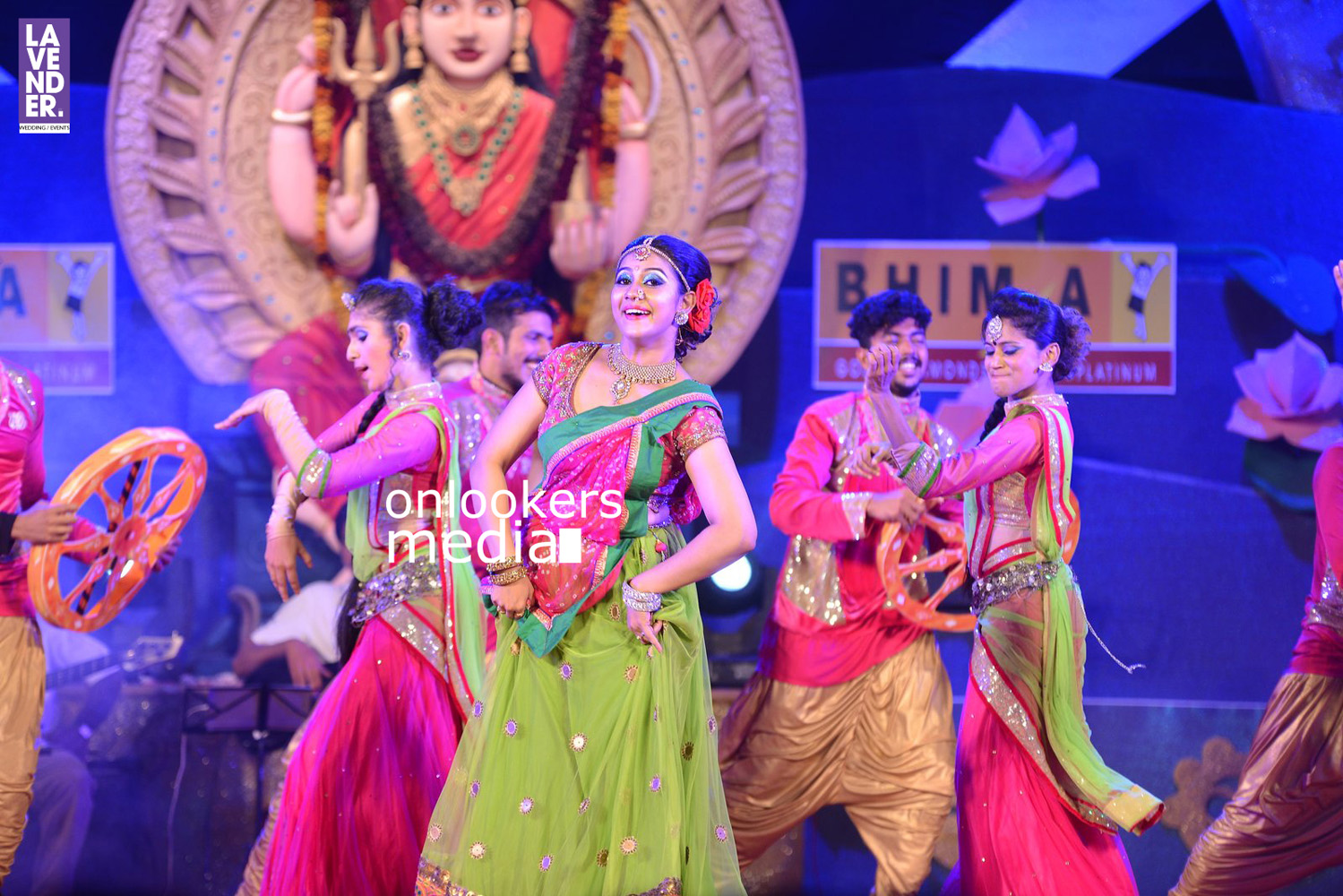 https://onlookersmedia.in/wp-content/uploads/2016/02/Rachana-Narayanankutty-Attukal-Ponkala-2016-14.jpg
