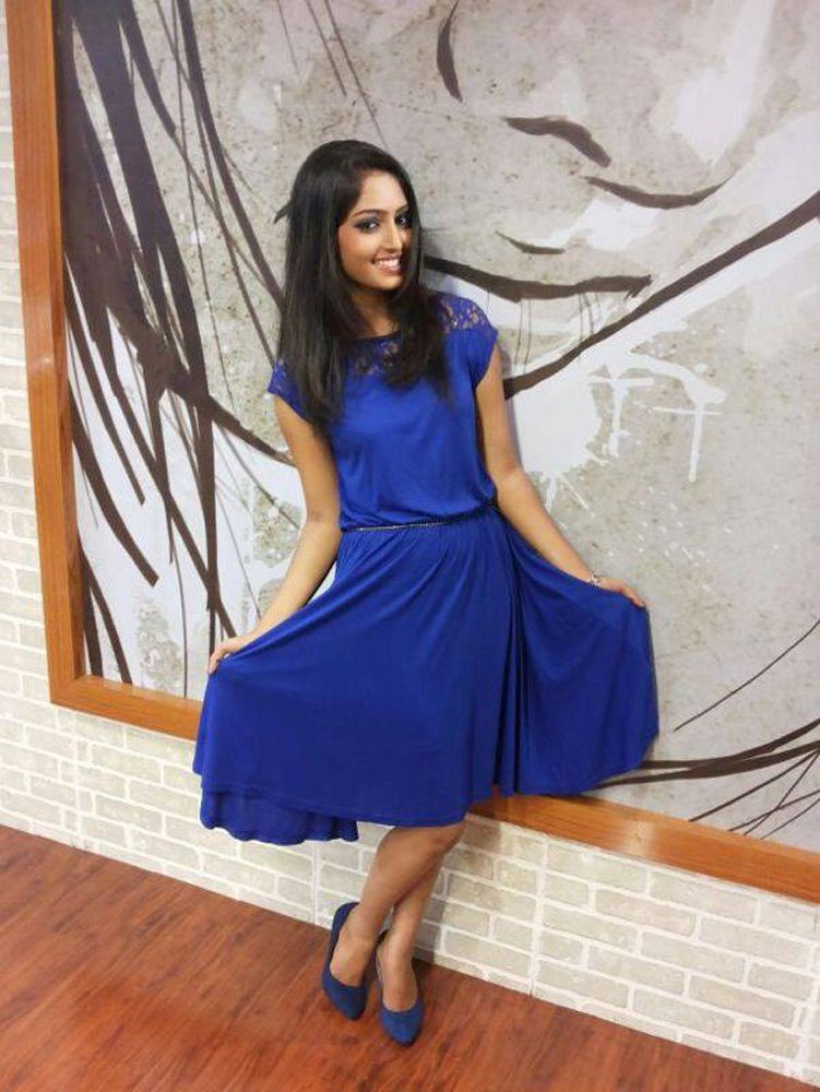 https://onlookersmedia.in/wp-content/uploads/2016/02/Reba-Monica-John-Stills-Photos-Jacobinte-Swargarajyam-actress-2.jpg