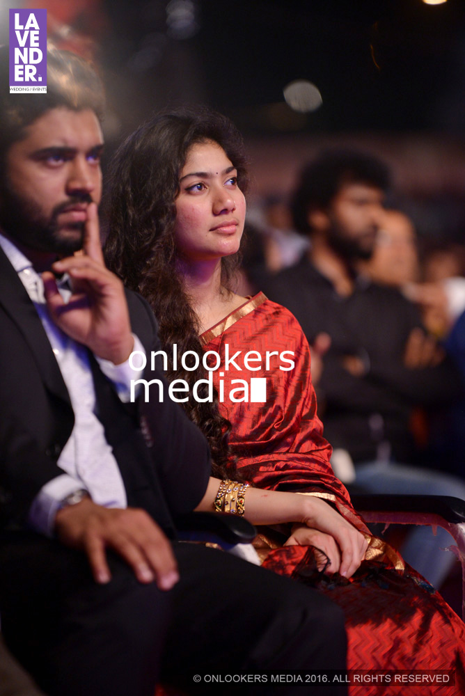 Sai Pallavi at Asianet Film Award 2016