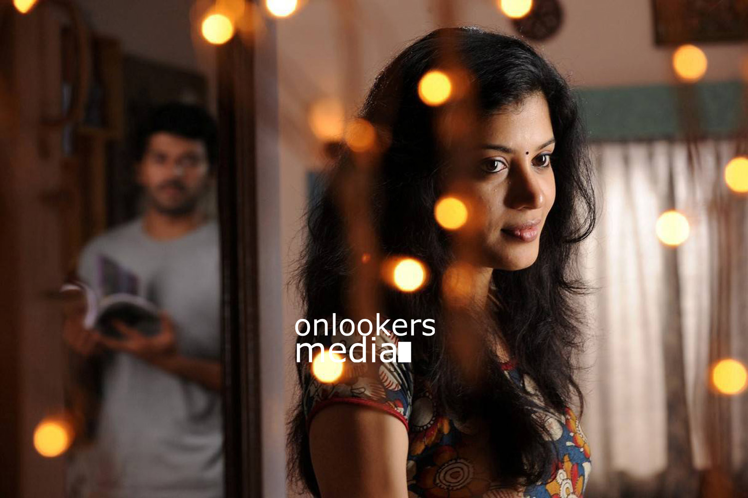 https://onlookersmedia.in/wp-content/uploads/2016/02/Shivada-Nair-Zero-tamil-movie-stills-13.jpg