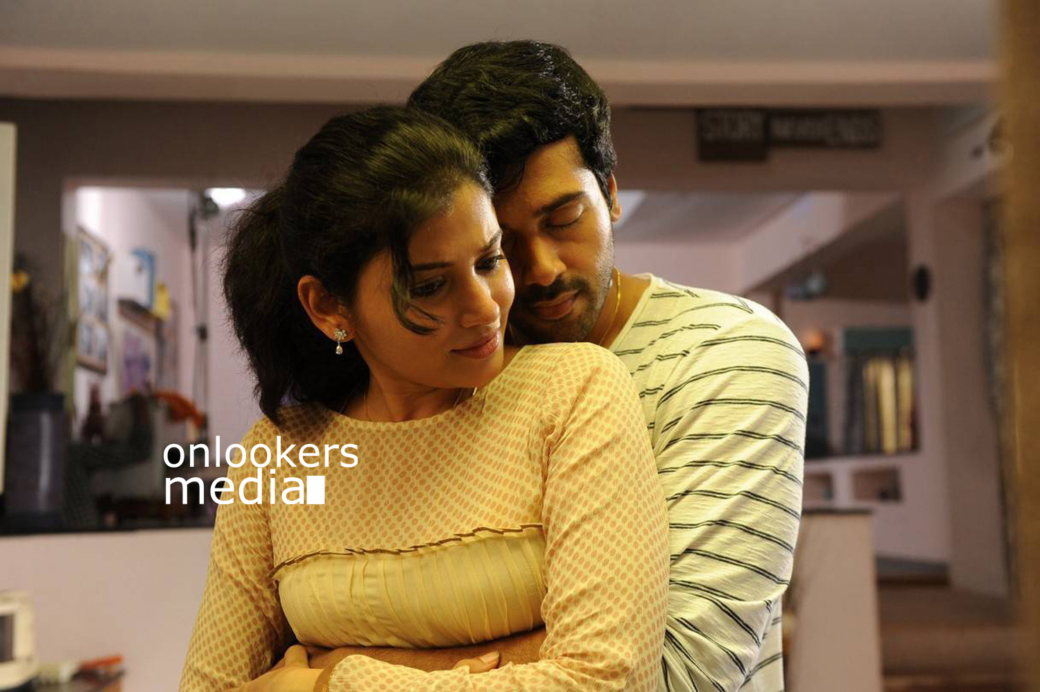 https://onlookersmedia.in/wp-content/uploads/2016/02/Shivada-Nair-Zero-tamil-movie-stills-7.jpg