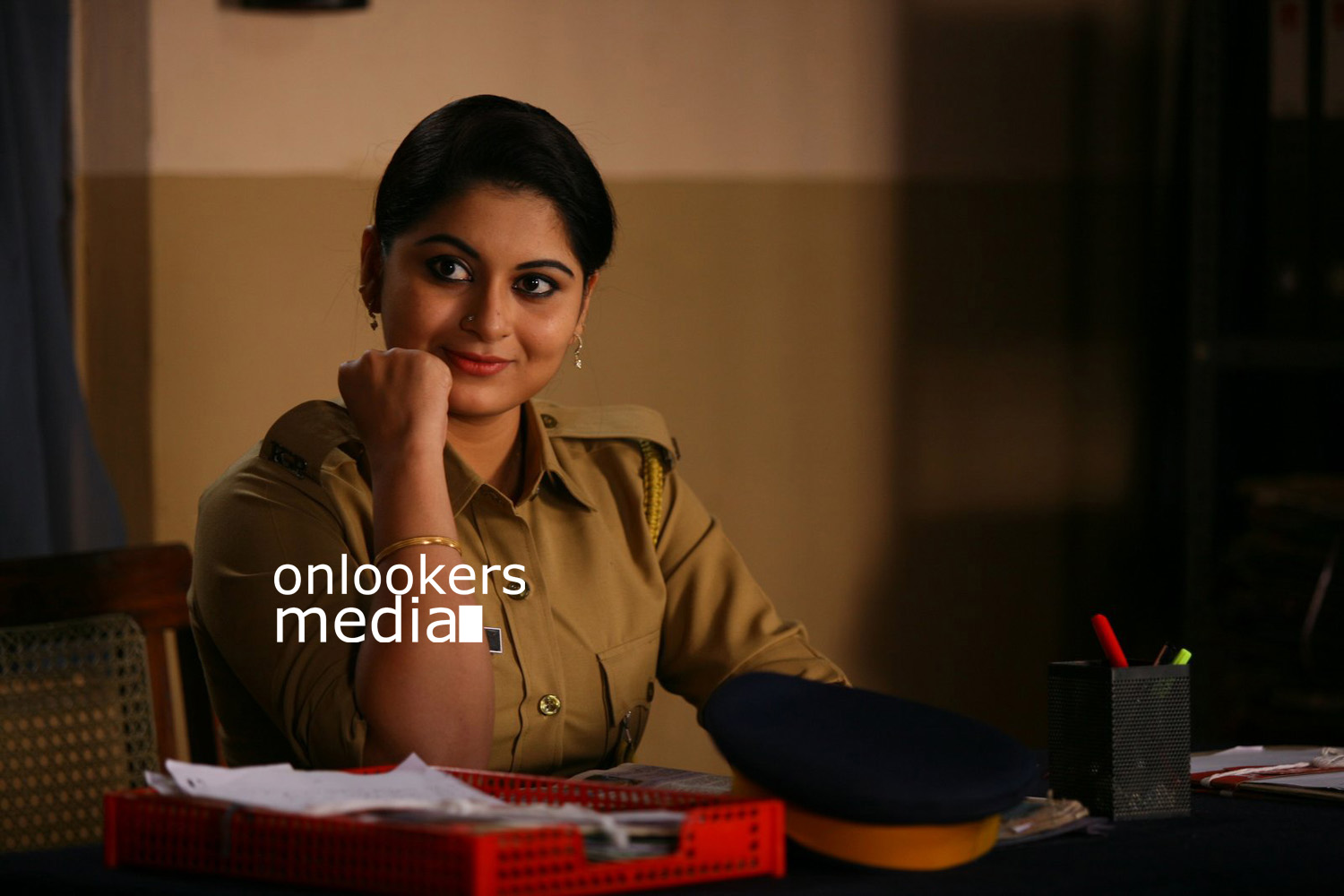 https://onlookersmedia.in/wp-content/uploads/2016/02/Sruthi-Lakshmi-in-Ithu-Thanda-Police-Stills-2.jpg