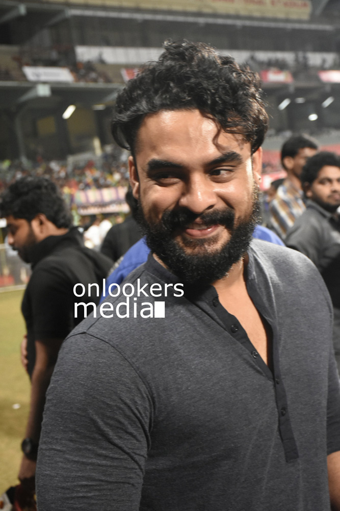 https://onlookersmedia.in/wp-content/uploads/2016/02/Tovino-Thomas-at-CCL-6-7.jpg