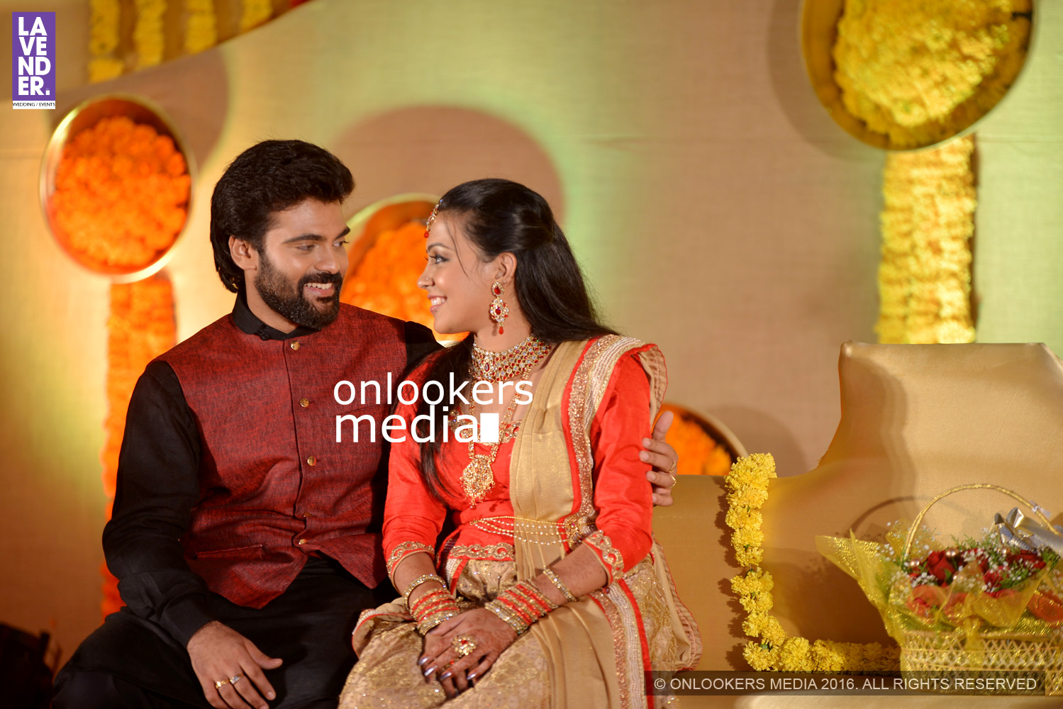 http://onlookersmedia.in/wp-content/uploads/2016/02/Vijayaraghavan-son-marriage-photos-5.jpg