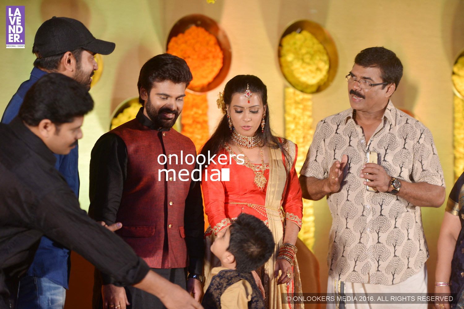http://onlookersmedia.in/wp-content/uploads/2016/02/Vijayaraghavan-son-wedding-reception-stills-photos-32.jpg
