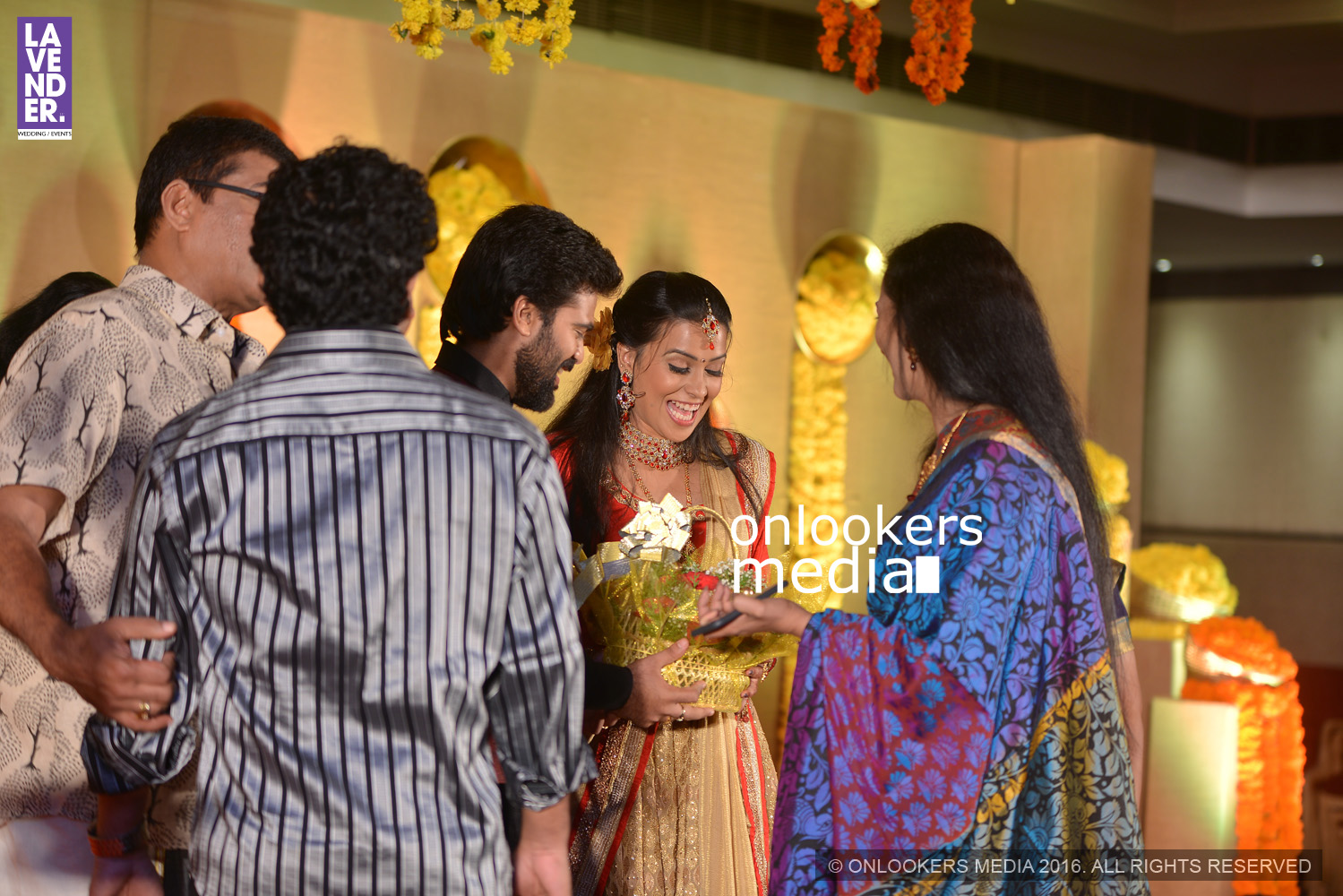 http://onlookersmedia.in/wp-content/uploads/2016/02/Vijayaraghavan-son-wedding-reception-stills-photos-36.jpg