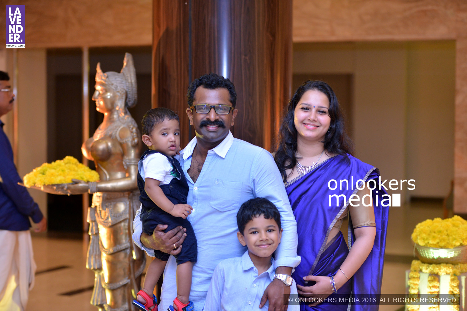 http://onlookersmedia.in/wp-content/uploads/2016/02/Vijayaraghavan-son-wedding-reception-stills-photos-51.jpg