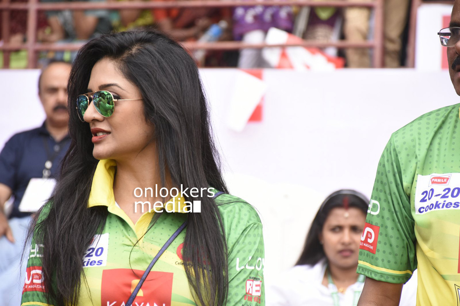 https://onlookersmedia.in/wp-content/uploads/2016/02/Vimala-Raman-at-CCL-6-6.jpg