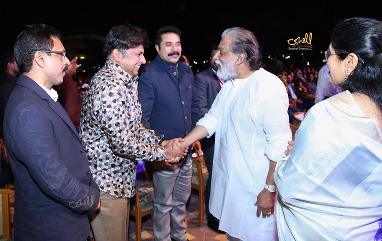 https://onlookersmedia.in/wp-content/uploads/2016/03/Yesudas-photos-Ishal-Laila-2016-5.jpg