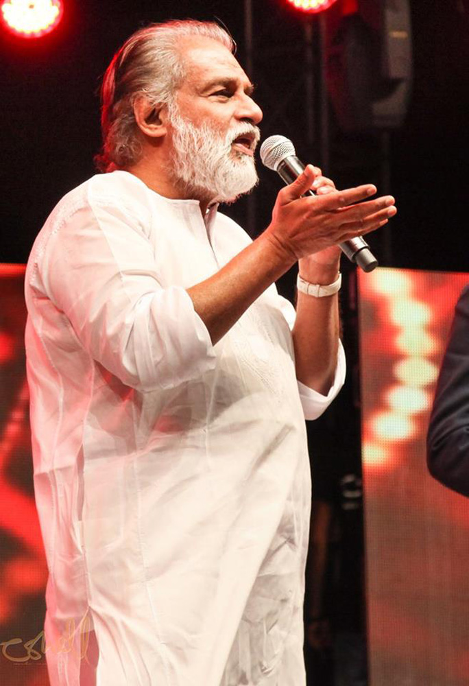 https://onlookersmedia.in/wp-content/uploads/2016/03/Yesudas-photos-Ishal-Laila-2016-7.jpg