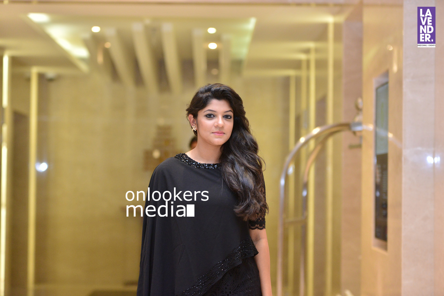 https://onlookersmedia.in/wp-content/uploads/2016/04/Aparna-Balamurali-latest-photos-makeover-Photoshoot-18.jpg