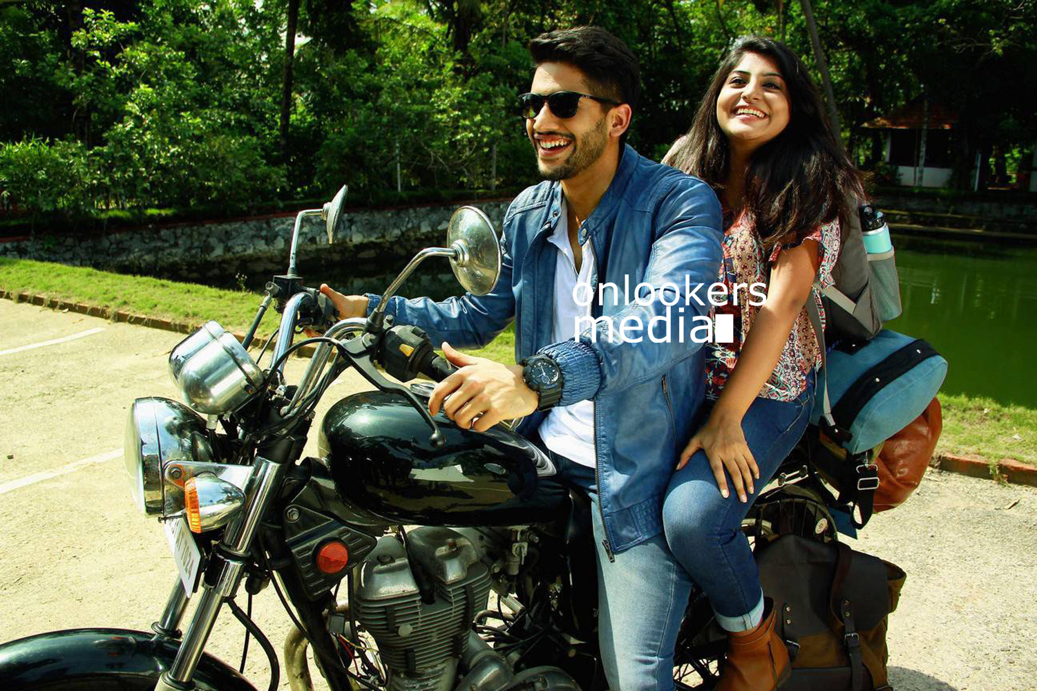 https://onlookersmedia.in/wp-content/uploads/2016/04/Sahasam-Swasaga-Sagipo-actress-Manjima-Mohan-3.jpg