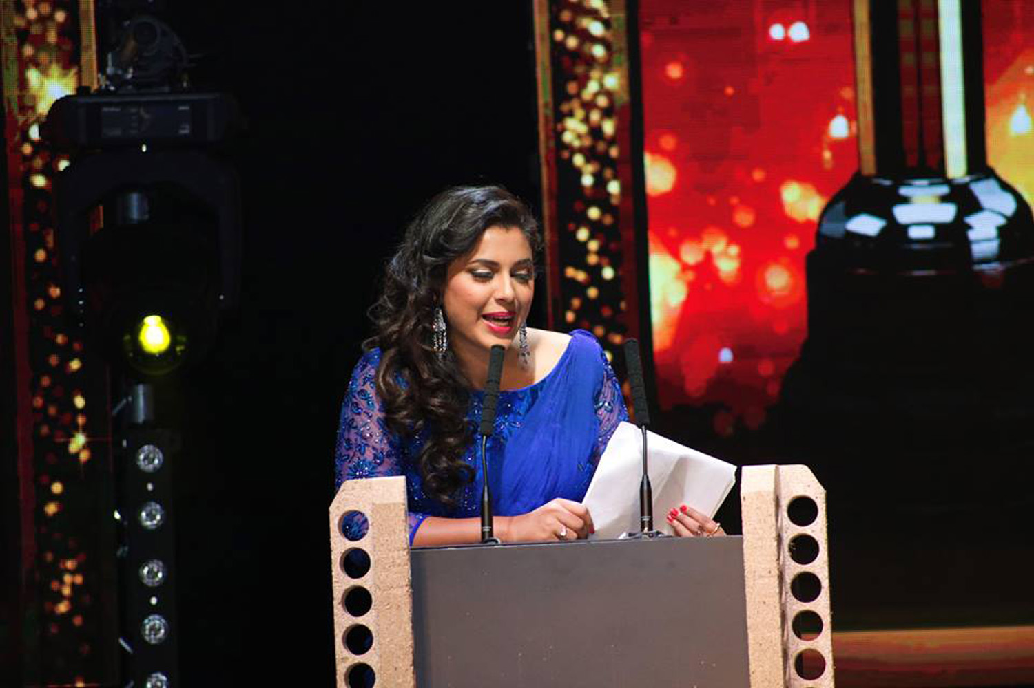 https://onlookersmedia.in/wp-content/uploads/2016/05/Anand-TV-awards-stills-photos-27.jpg